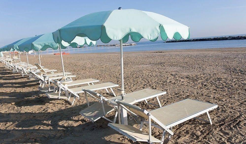 Hotel Platinum Rimini Eksteriør billede
